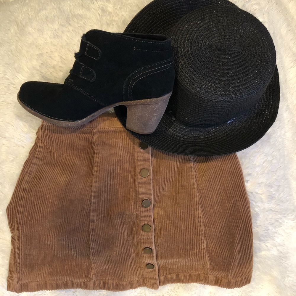 Corduroy skirt